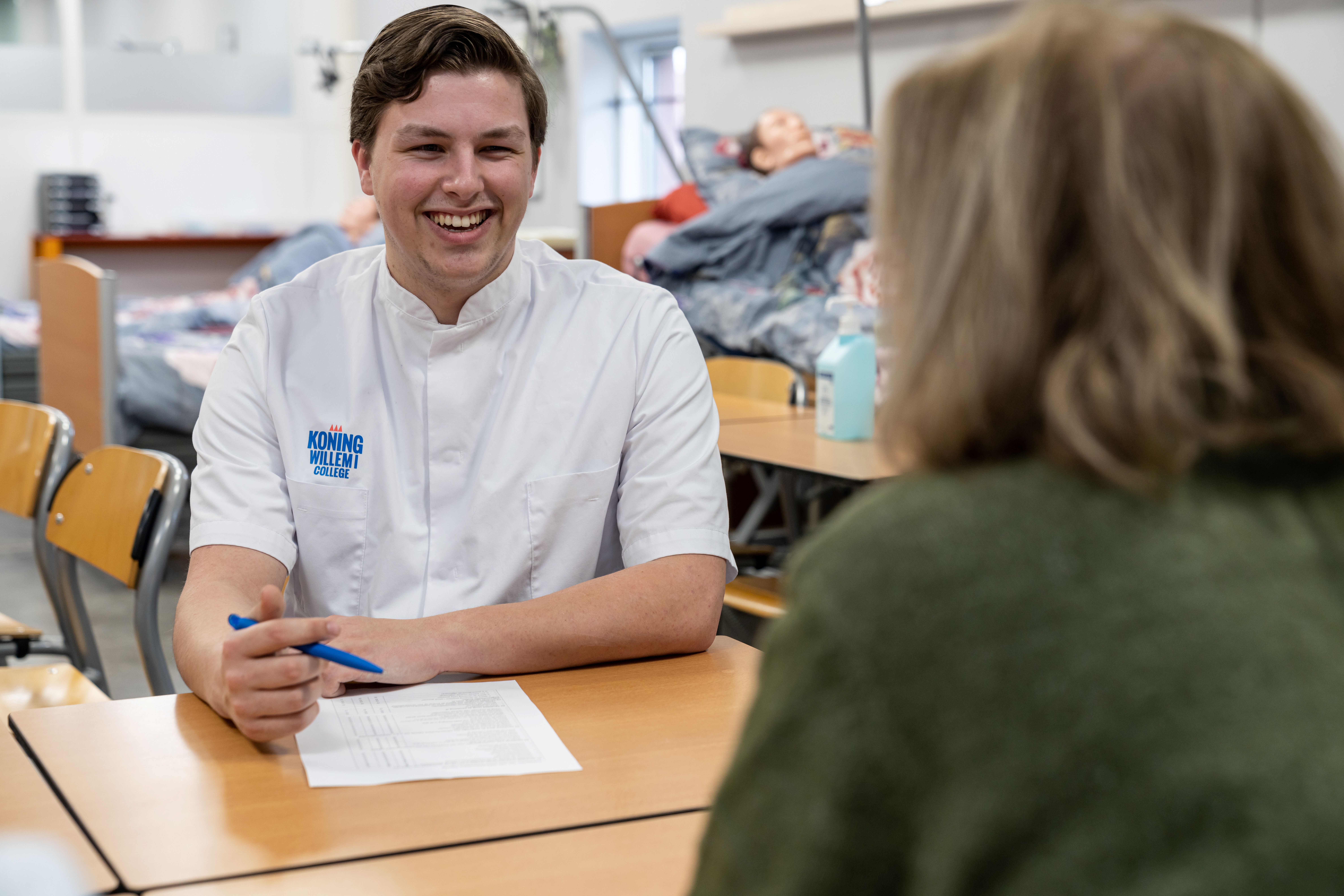 Verzorgende-IG / praktijkgestuurd leren bbl | Koning Willem I College