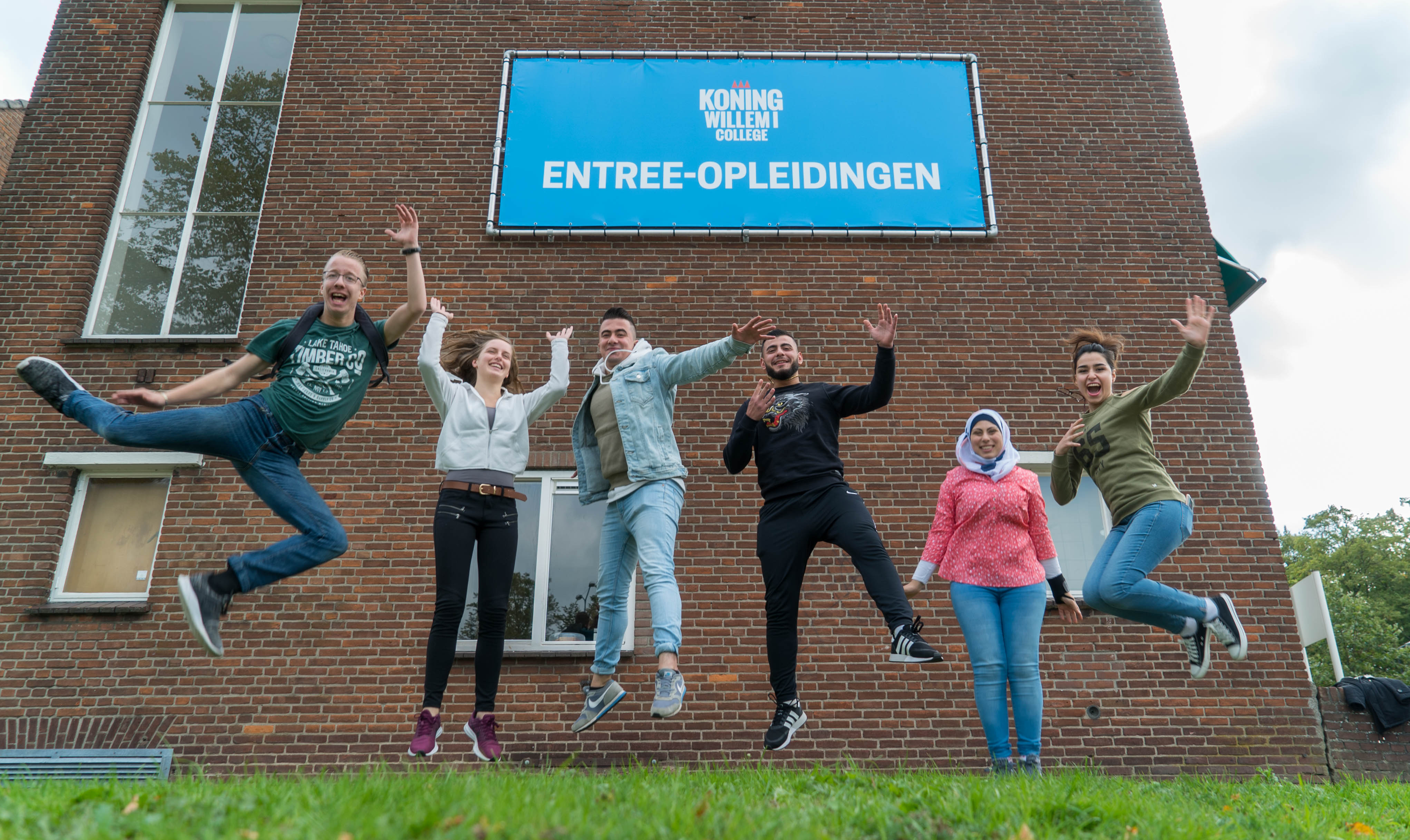 Entree bol Koning Willem I College Entree bol Koning Willem I College